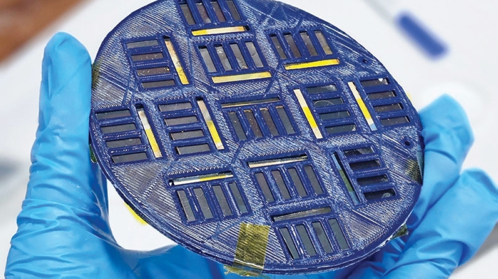 Student company manufactures solar cells using new technology